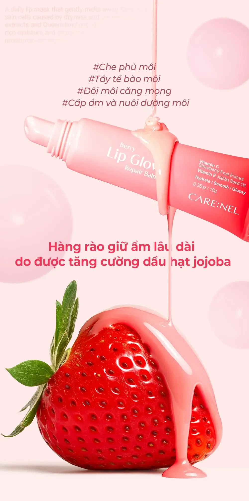 Tuýp Carenel Berry Lip Glow Repair Balm có gel hồng chảy xuống quả dâu tây, minh họa dầu hạt jojoba tăng cường hàng rào ẩm